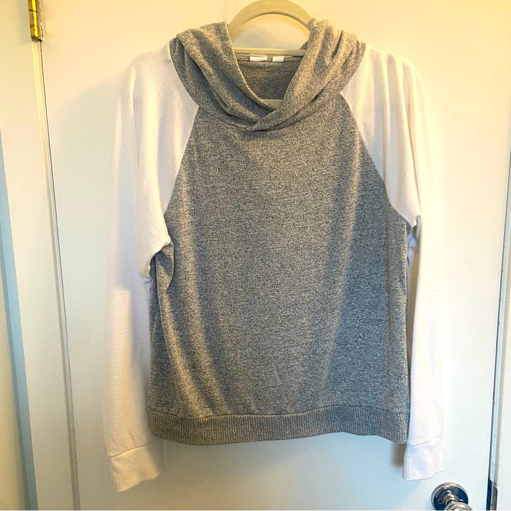 ⚾️ lightweight Gap hoodie - EUC